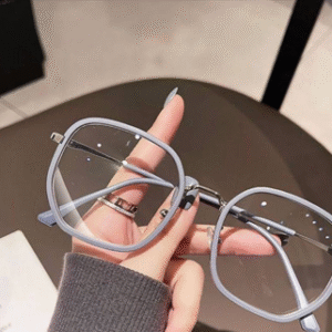 عدسی عینک طبی